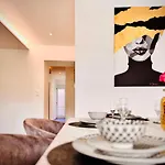 Epinappart Avec Terrasse דירה