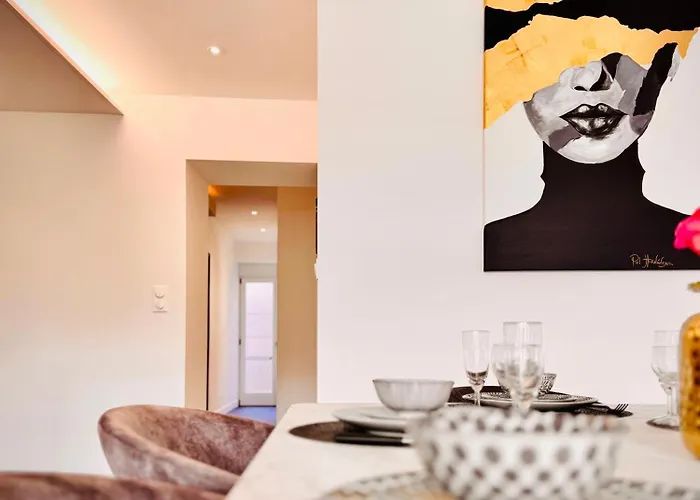 Epinappart Avec Terrasse アパート